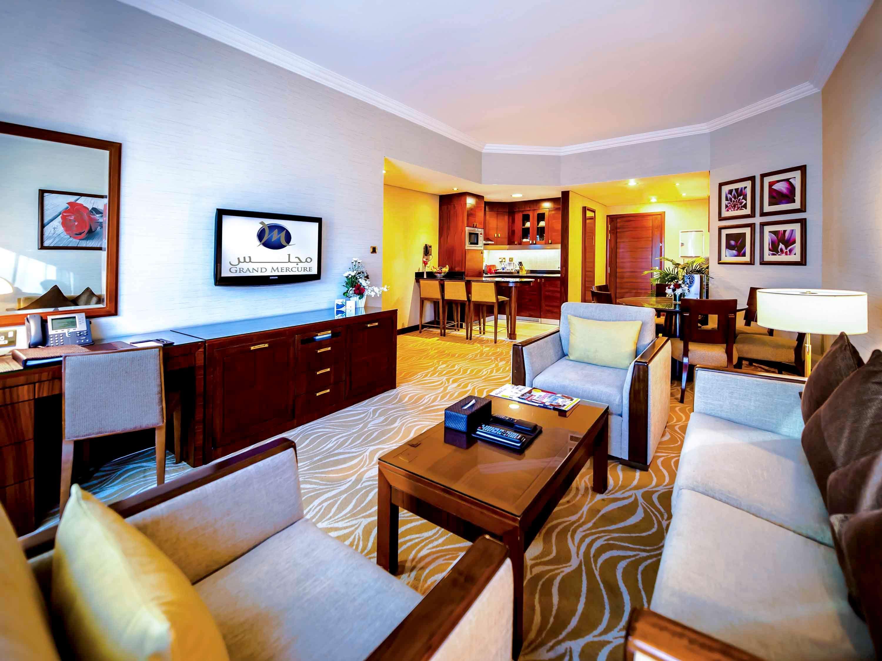 Grand Mercure Majlis Residences Αμπού Ντάμπι Εξωτερικό φωτογραφία Suite at Jumeirah Emirates Towers Hotel