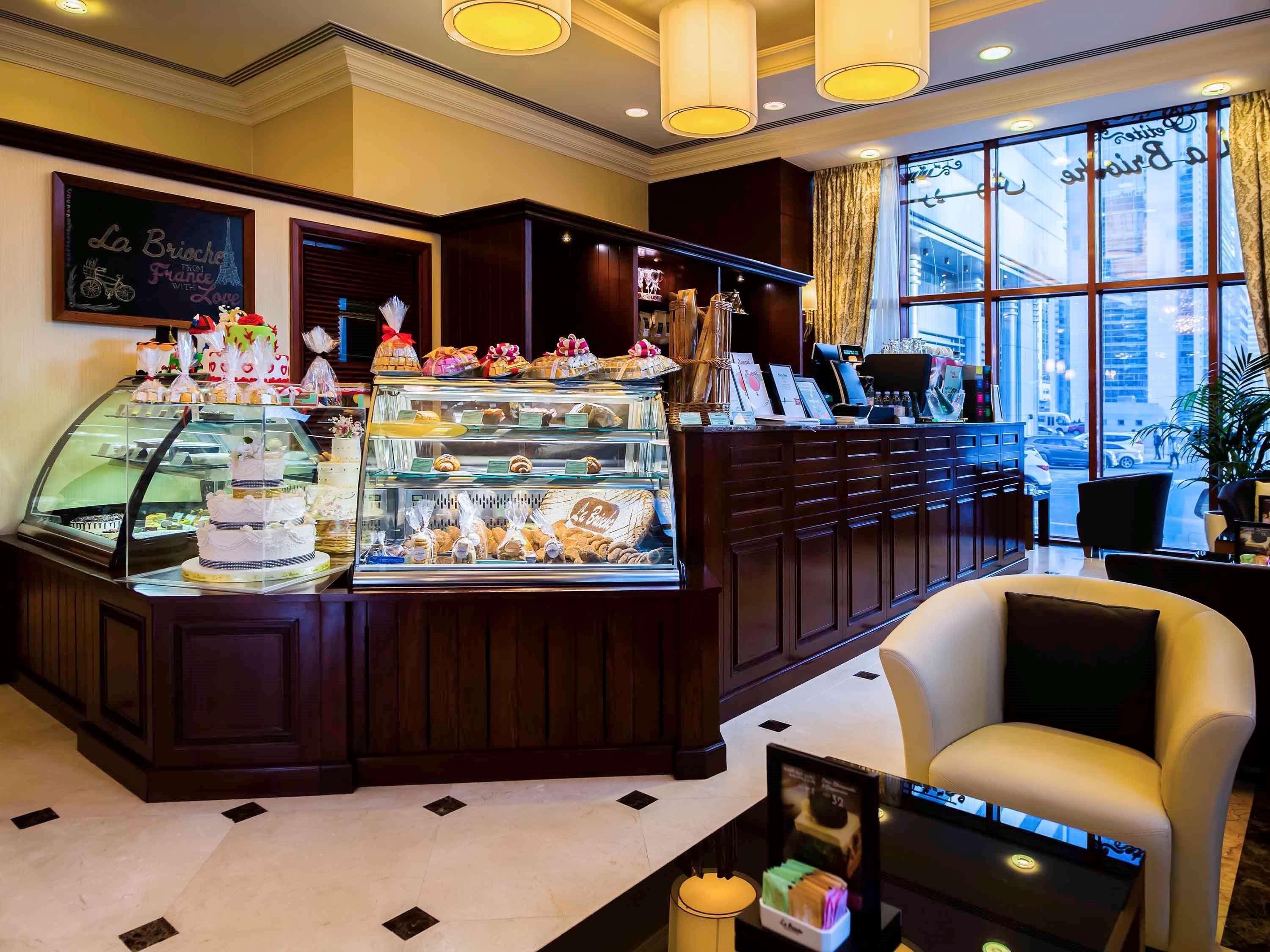 Grand Mercure Majlis Residences Αμπού Ντάμπι Εξωτερικό φωτογραφία The Café