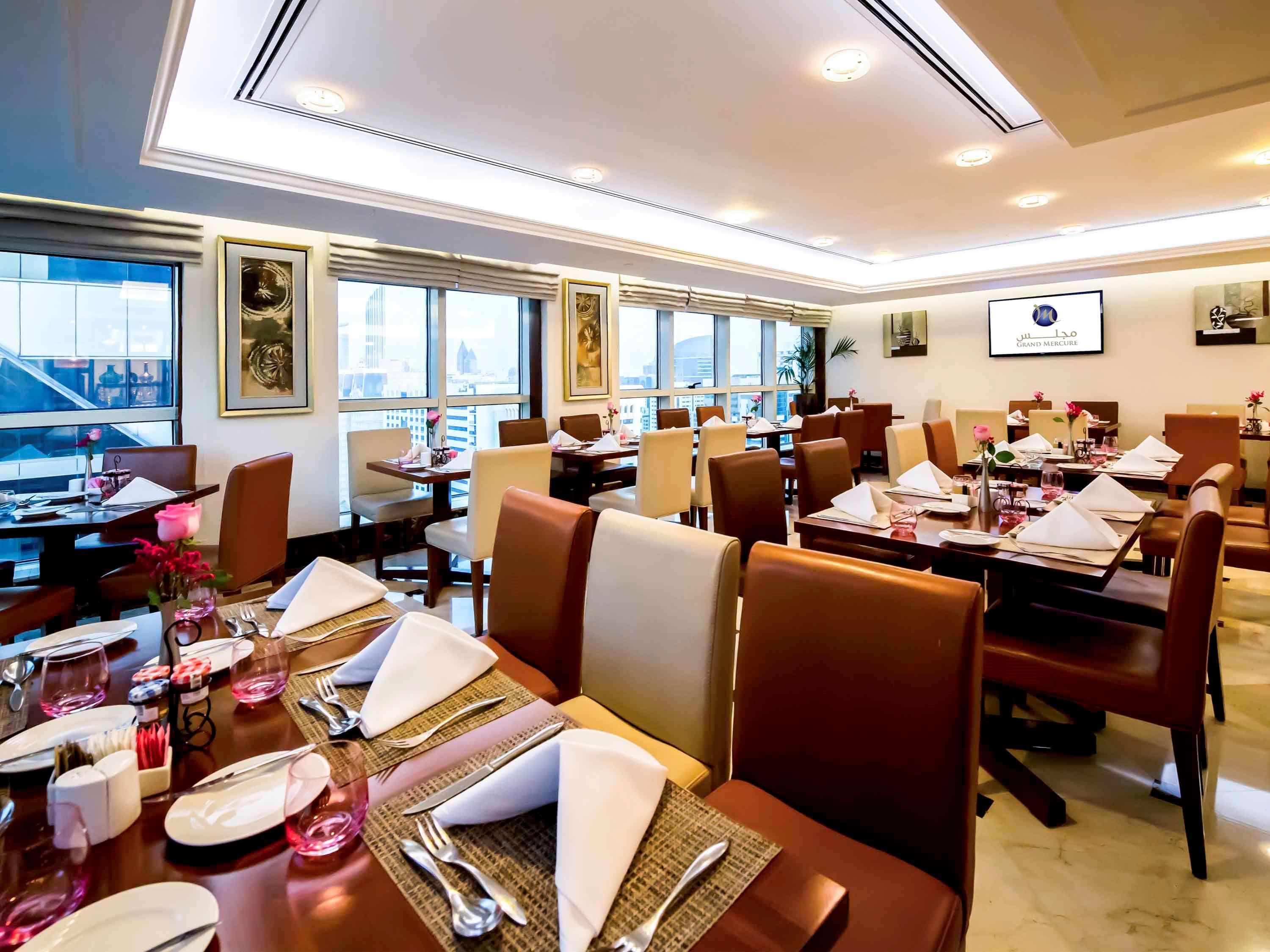 Grand Mercure Majlis Residences Αμπού Ντάμπι Εξωτερικό φωτογραφία The restaurant