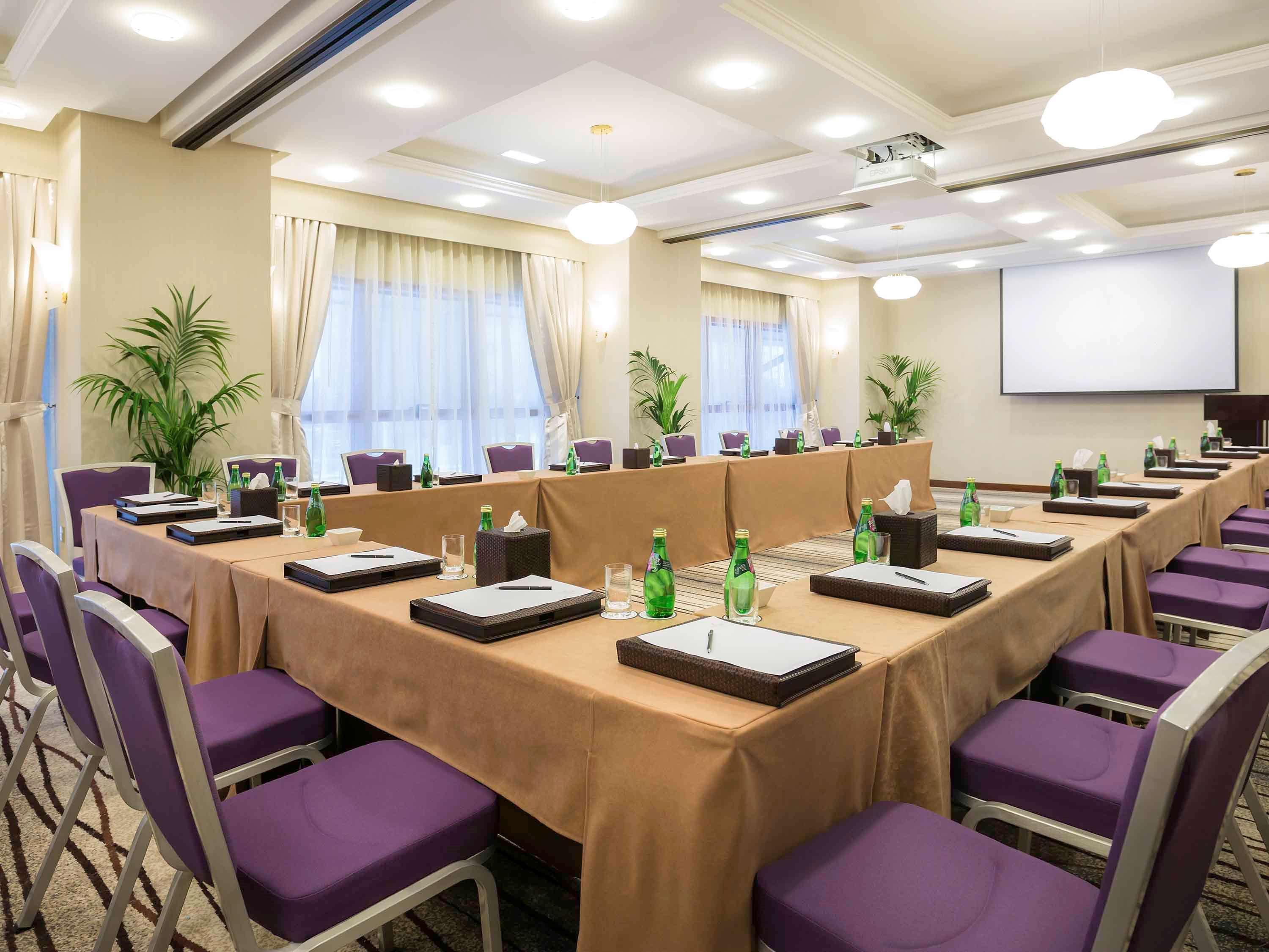 Grand Mercure Majlis Residences Αμπού Ντάμπι Εξωτερικό φωτογραφία Meeting room