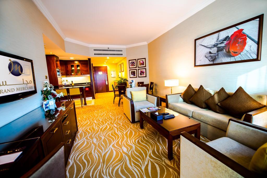 Grand Mercure Majlis Residences Αμπού Ντάμπι Εξωτερικό φωτογραφία Suite at the hotel